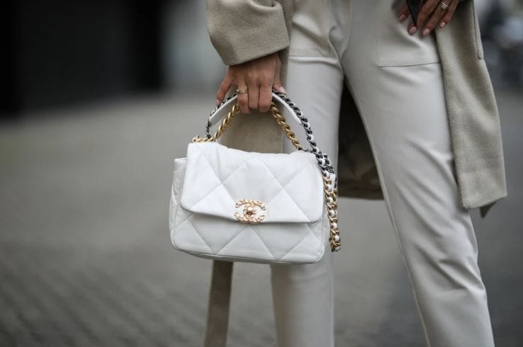 Chanel 19 Flap Bag Lambskin In White THU MUA ĐỒ HIỆU  Mua Hàng Hiệu Toàn  Quốc Giá Cao