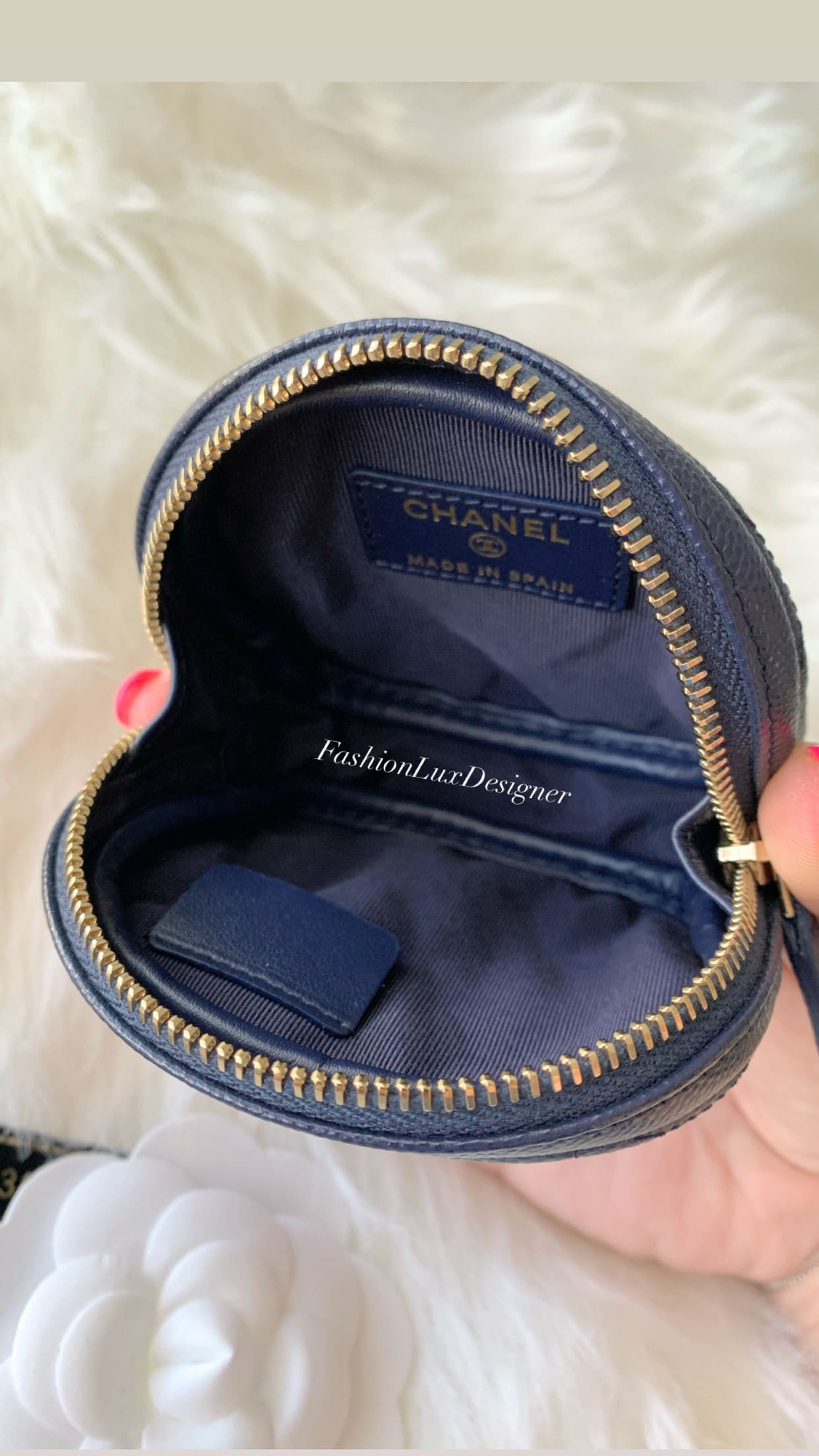 Chanel  Chanel 19 Zipped Coin Purse - Reetzy