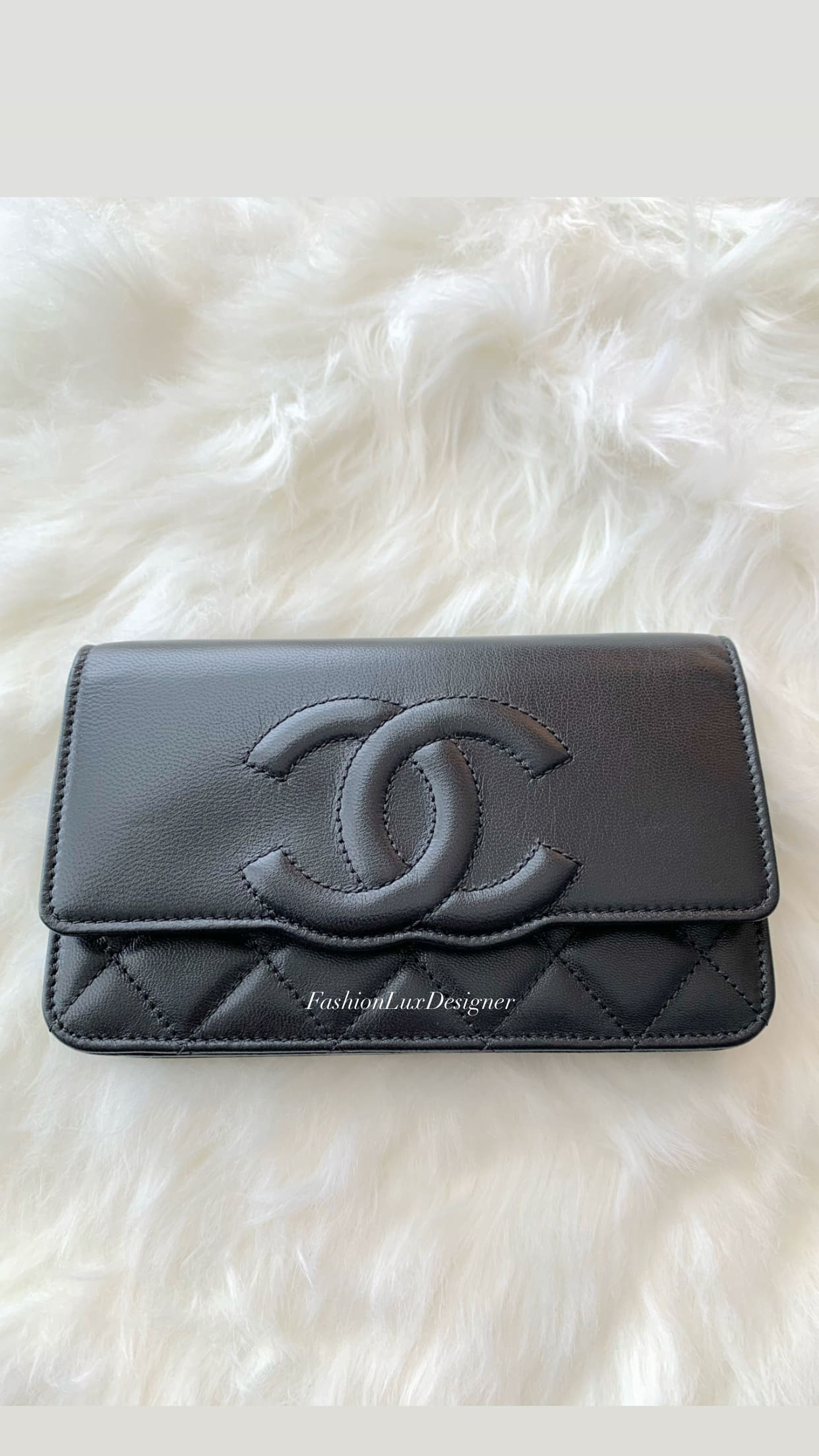 Chanel | Black Calfskin Wallet on Chain - Reetzy