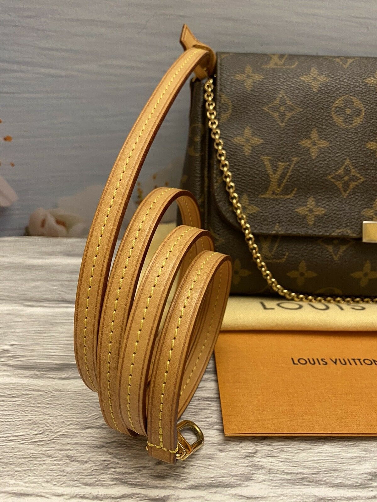 Louis Vuitton, Bags, Louis Vuitton Favorite Mm Monogram Chain Clutch  Crossbody Du473