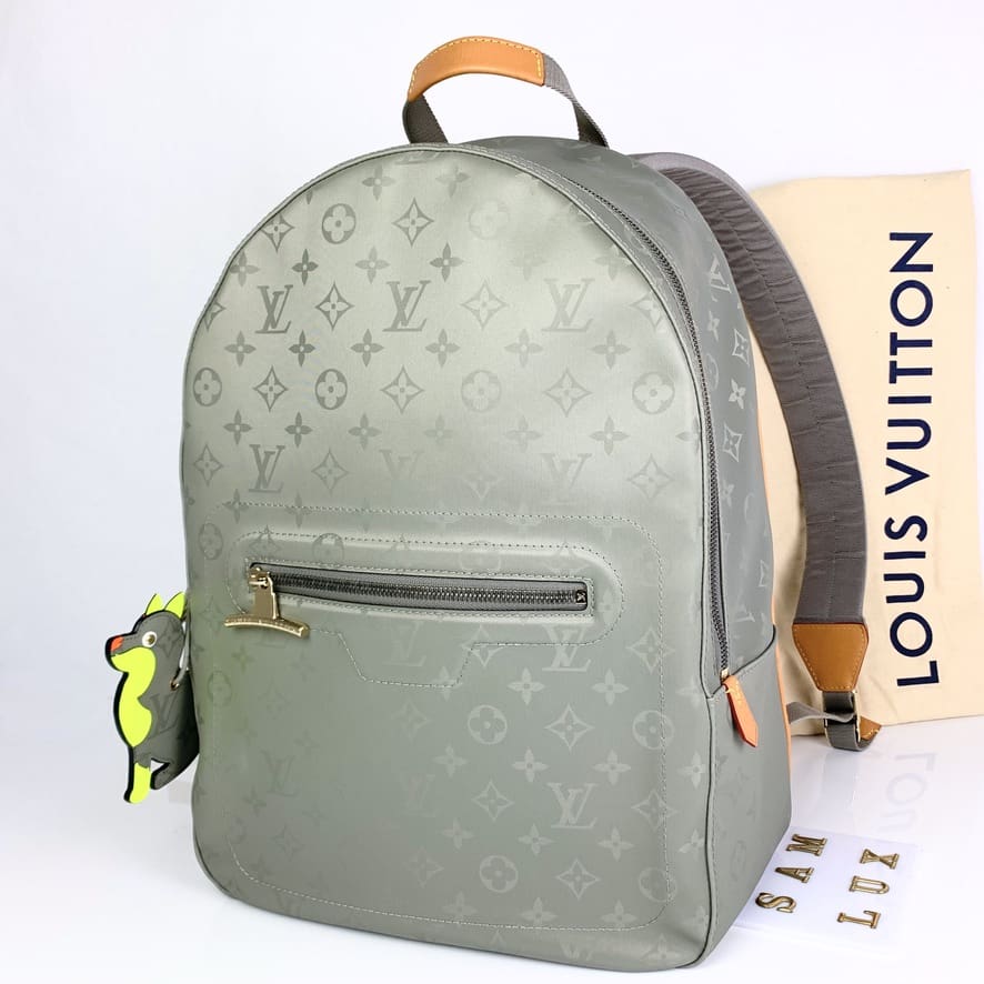 Louis Vuitton Messenger Bag Limited Edition Titanium Monogram Canvas PM Gray