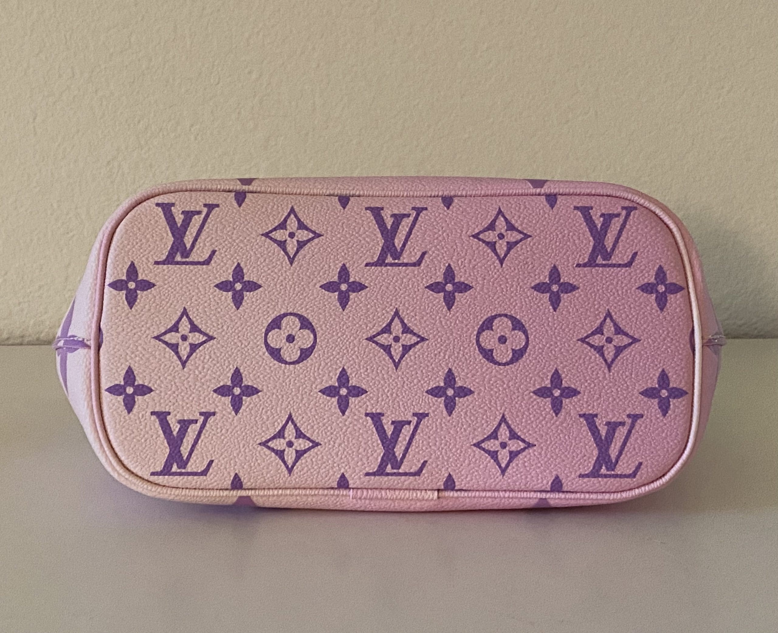 Louis Vuitton Sunrise Pastel Marshmallow Bag: WIMB/what will fit?  #lvspringinthecity #sunrisepastel 