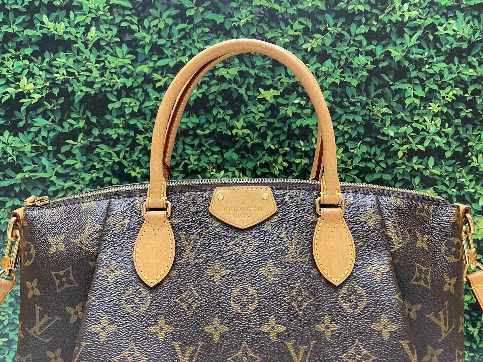 Authentic Louis Vuitton Turenne MM Crossbody Canvas Leather Handbag with  Dustbag