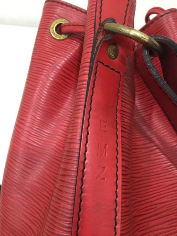 LOUIS VUITTON Vintage Neo Noe Rouge Red Epi Leather Shoulder Bag 1991 -  Reetzy