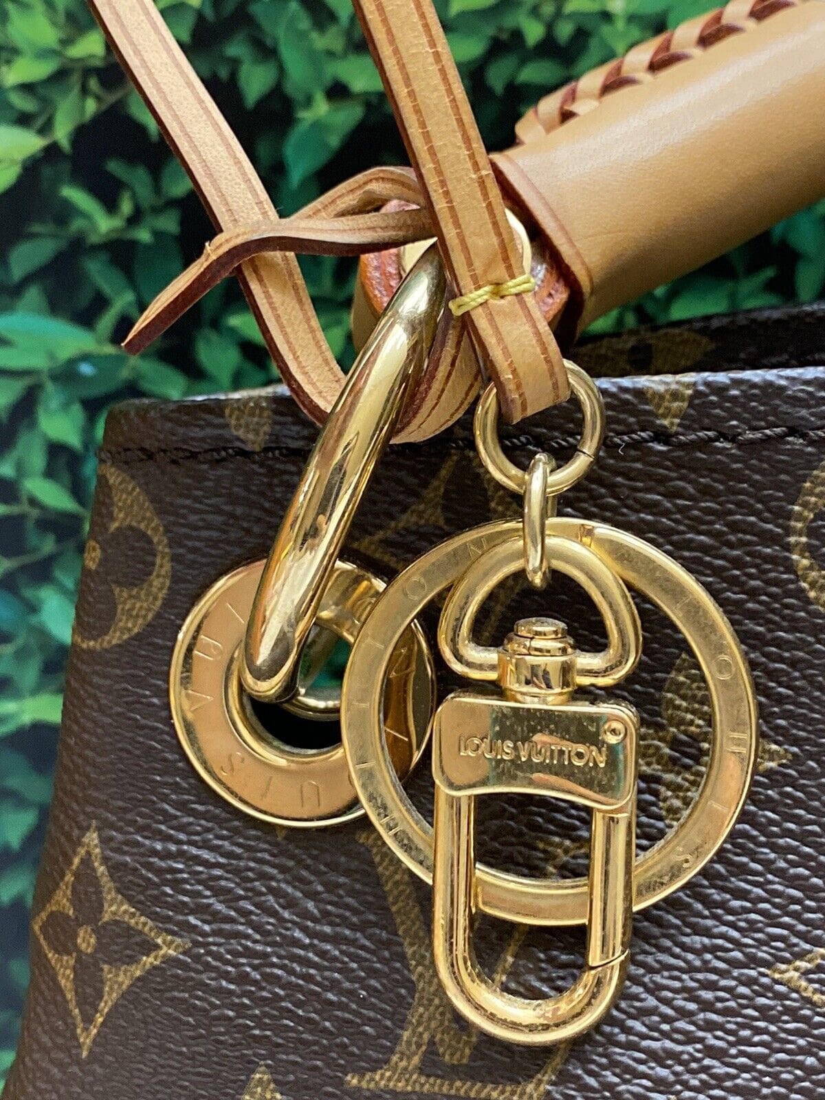 Louis Vuitton, Bags, Louis Vuitton Artsy Mm Monogram Shoulder Bag Tote  Purse Ca91