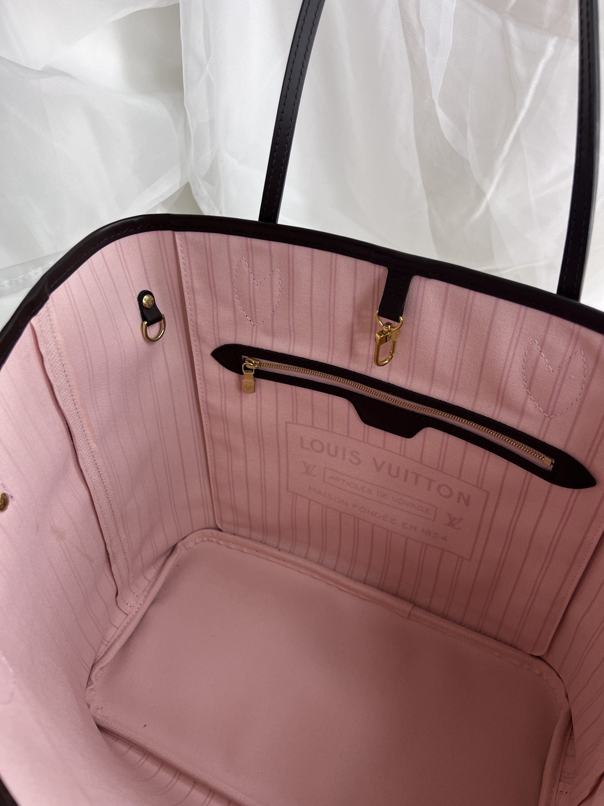 Louis Vuitton, Bags, 495louis Vuitton Neverfull Mm With Rose Ballerine  Interior
